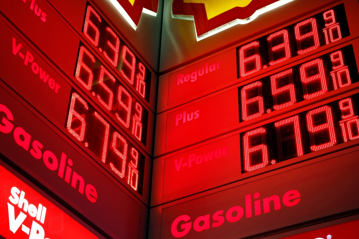 Experts warn gas prices could rise ahead of Memorial Day