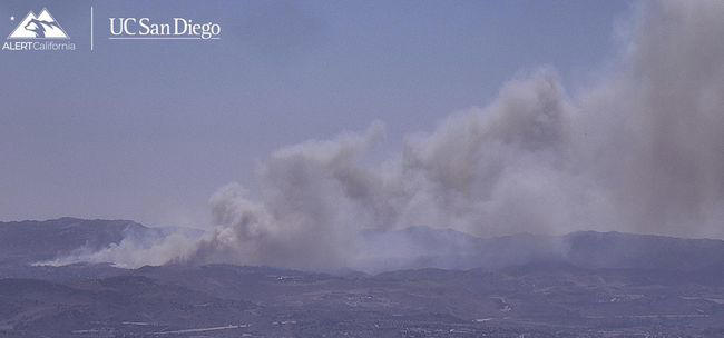 Sandy fire in Simi Valley threatens homes and forces evacuations