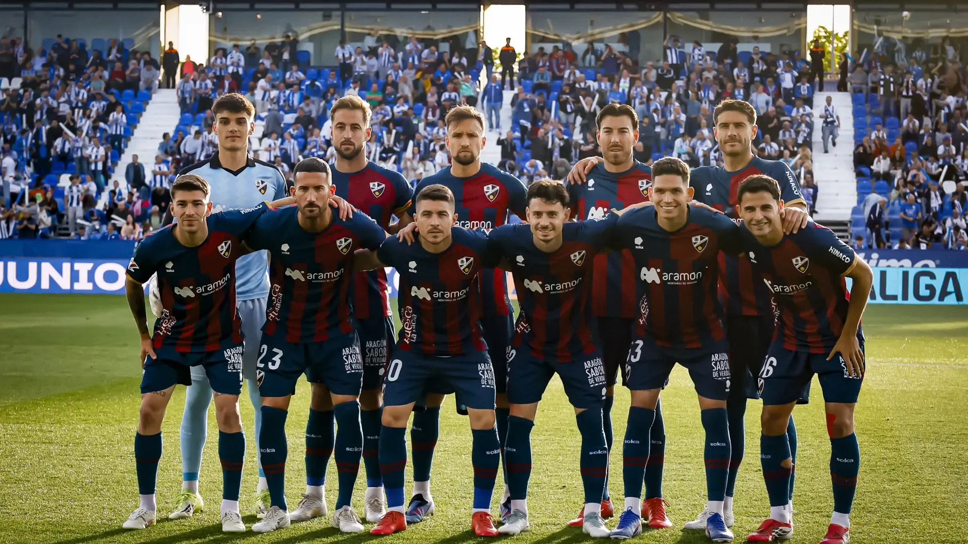La SD Huesca apuntala la defensa en el último esfuerzo por la salvación