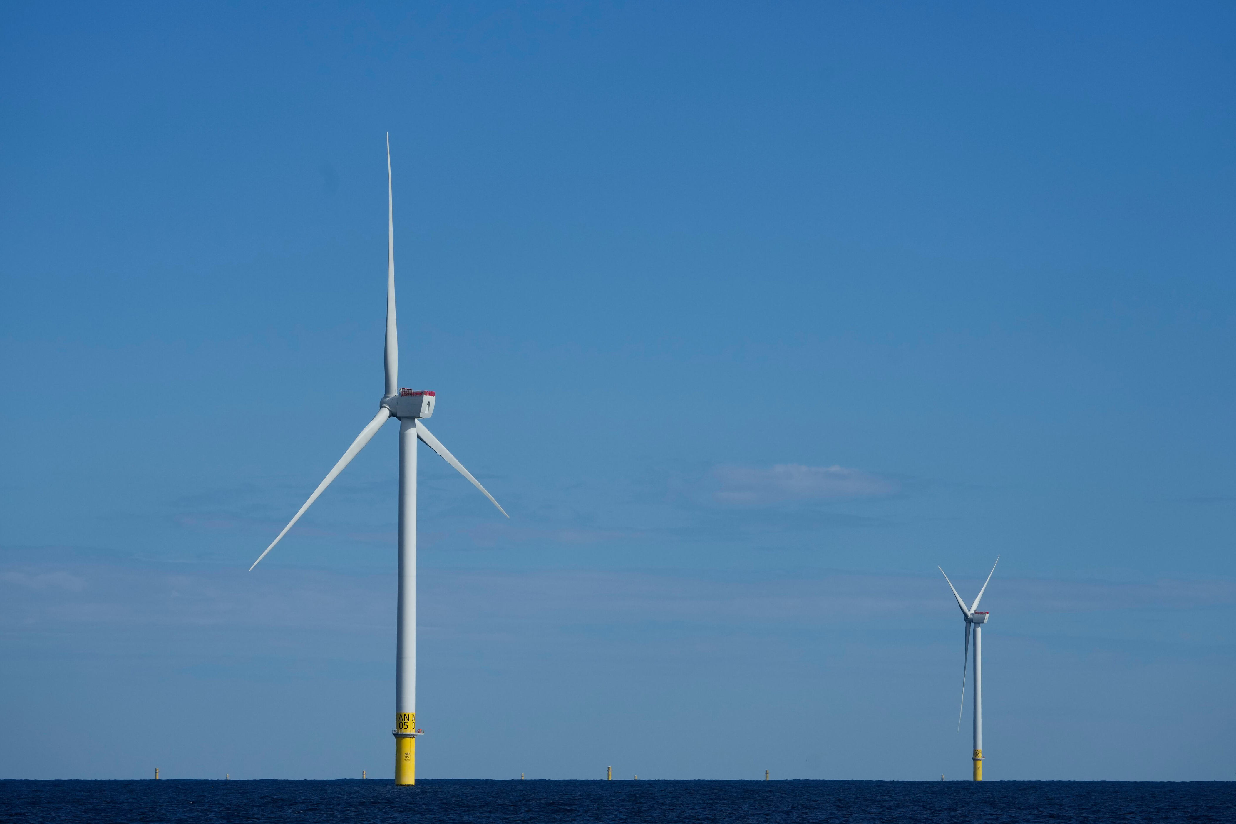Defense Department delays 54 wind projects in Texas, citing national ...