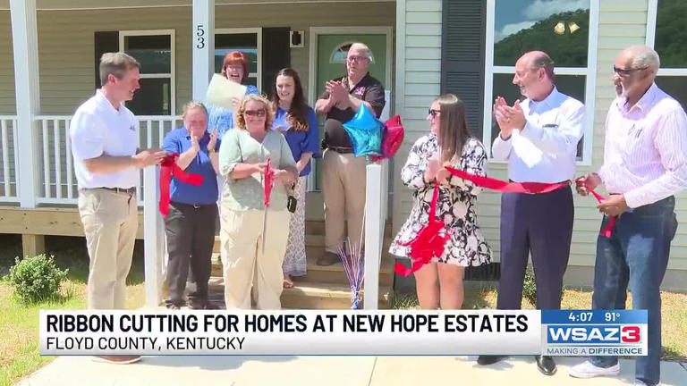 Ribbon cutting for homes at New Hope Estates