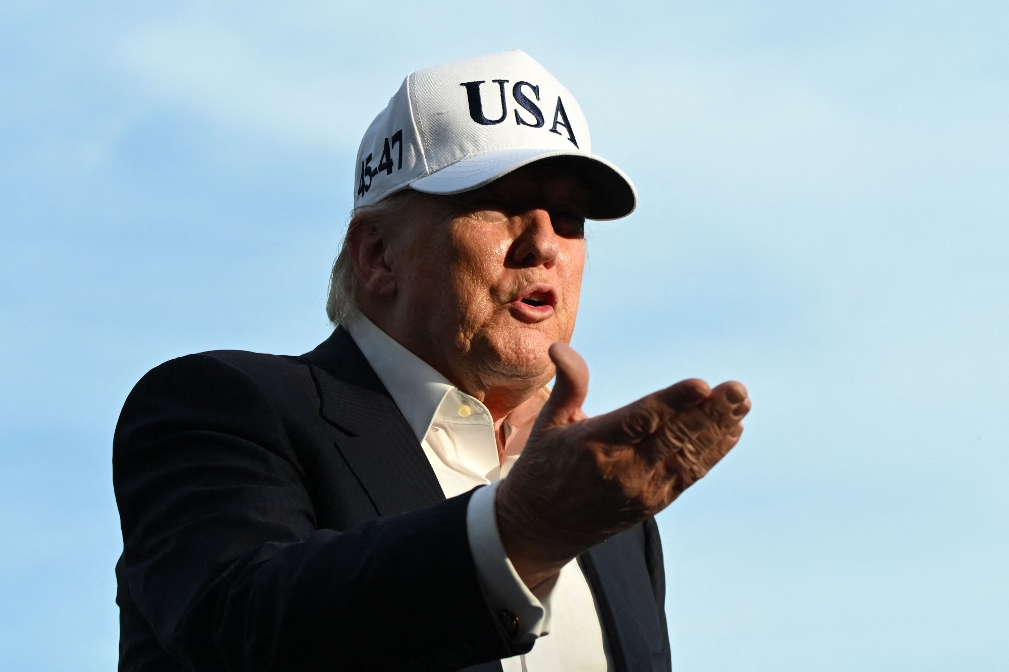 Trump sier han dropper planlagt angrep mot Iran i morgen