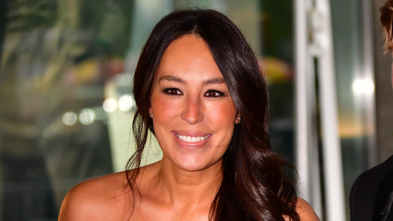 The Joanna Gaines-inspired wall design trick that opens up your small ...