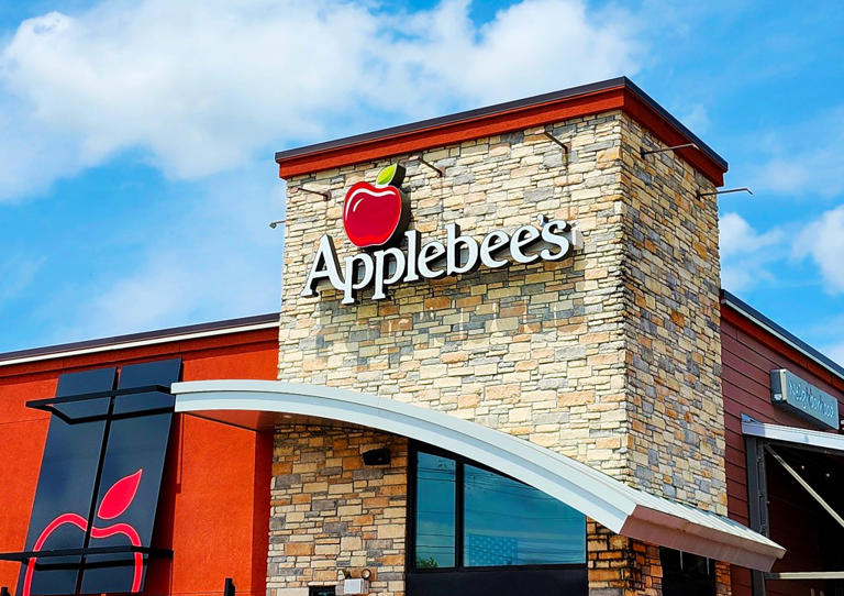 Applebee’s and Red Lobster bring back bottomless food deals — how to ...