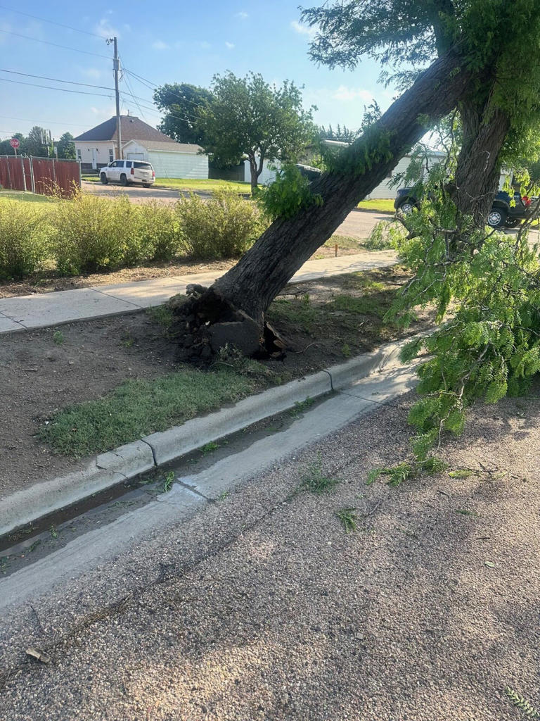 Northwest Kansas community cleaning up extensive damage from weekend storm
