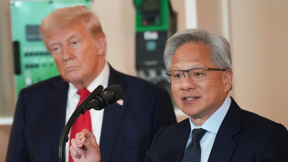Jensen Huang confía en el regreso de Nvidia a China tras cumbre Trump-Xi
