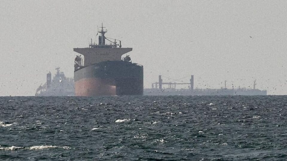 Oil prices fall 2% as Trump delays planned strike on Iran