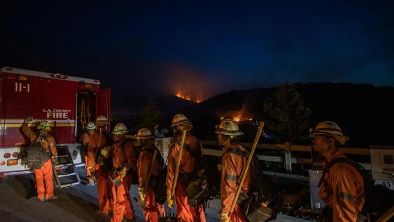 Brush fire near Los Angeles forces thousands to evacuate