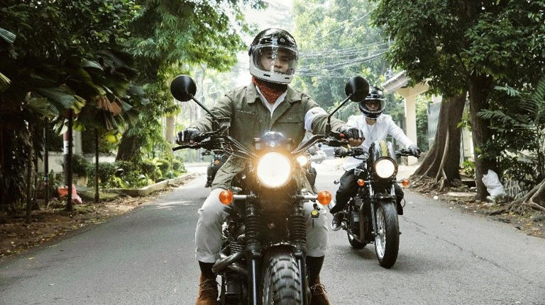 Ini cara komunitas Triumph memperingati The Distinguished Gentleman's ...