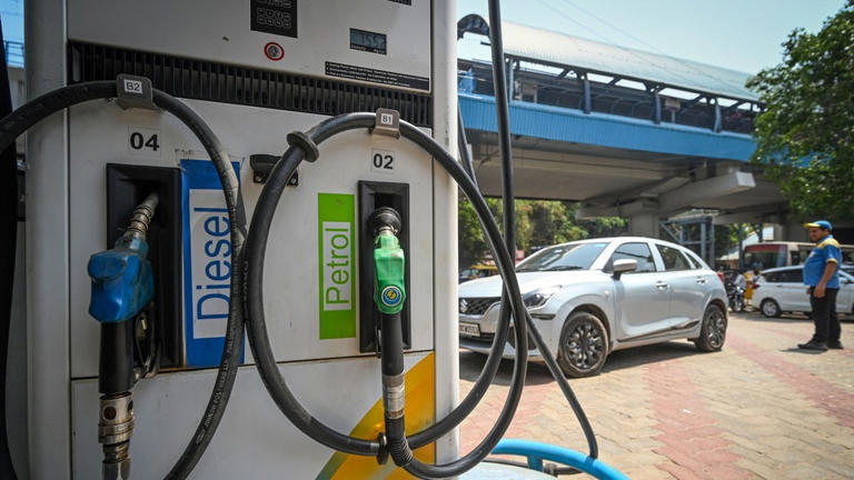 Petrol diesel prices : మళ్లీ పెరిగిన పెట్రోల్ , డీజిల్ ధరలు! వారంలో ...