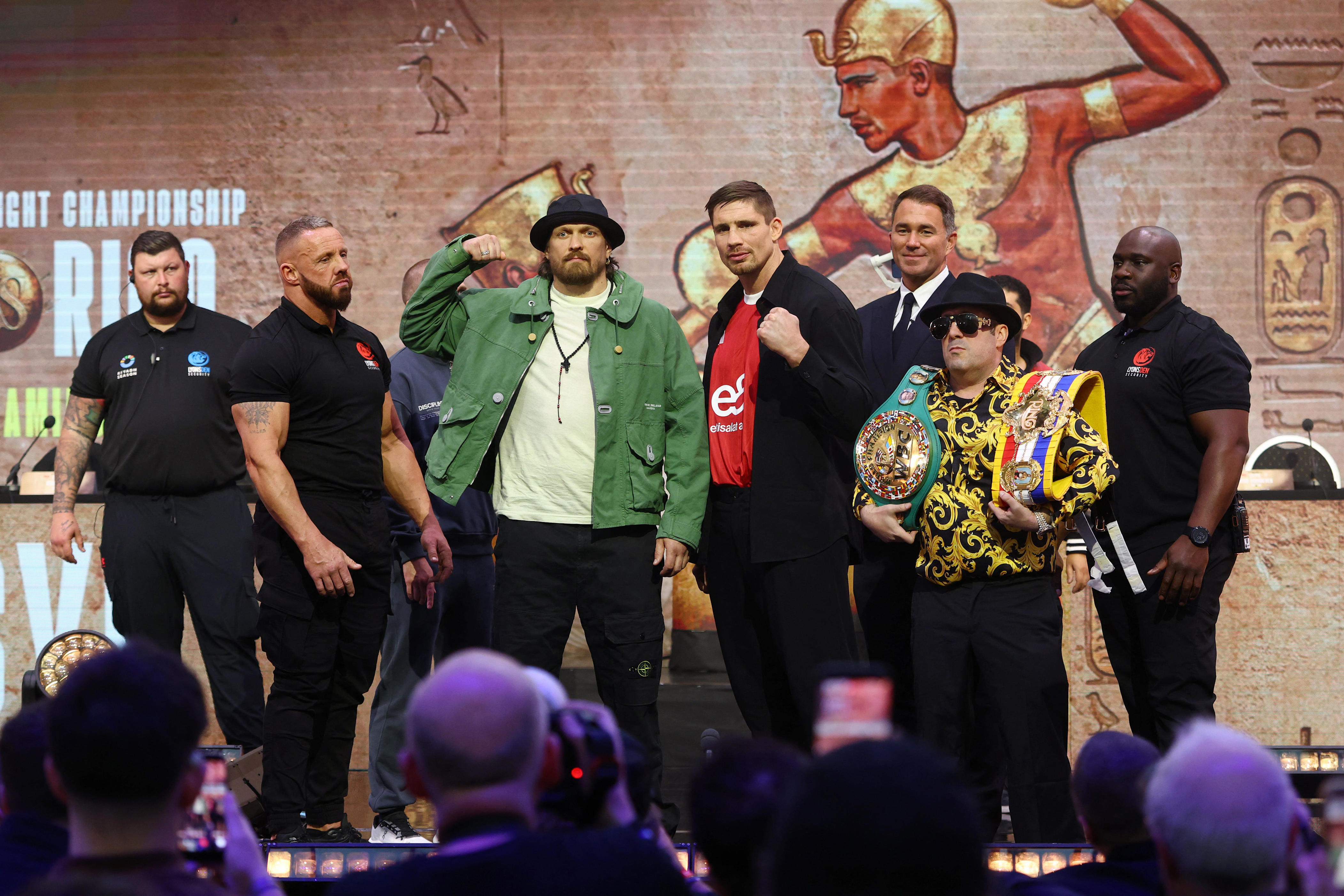 Usyk ready to fight kickboxer at Egyptian pyramid. No joke.