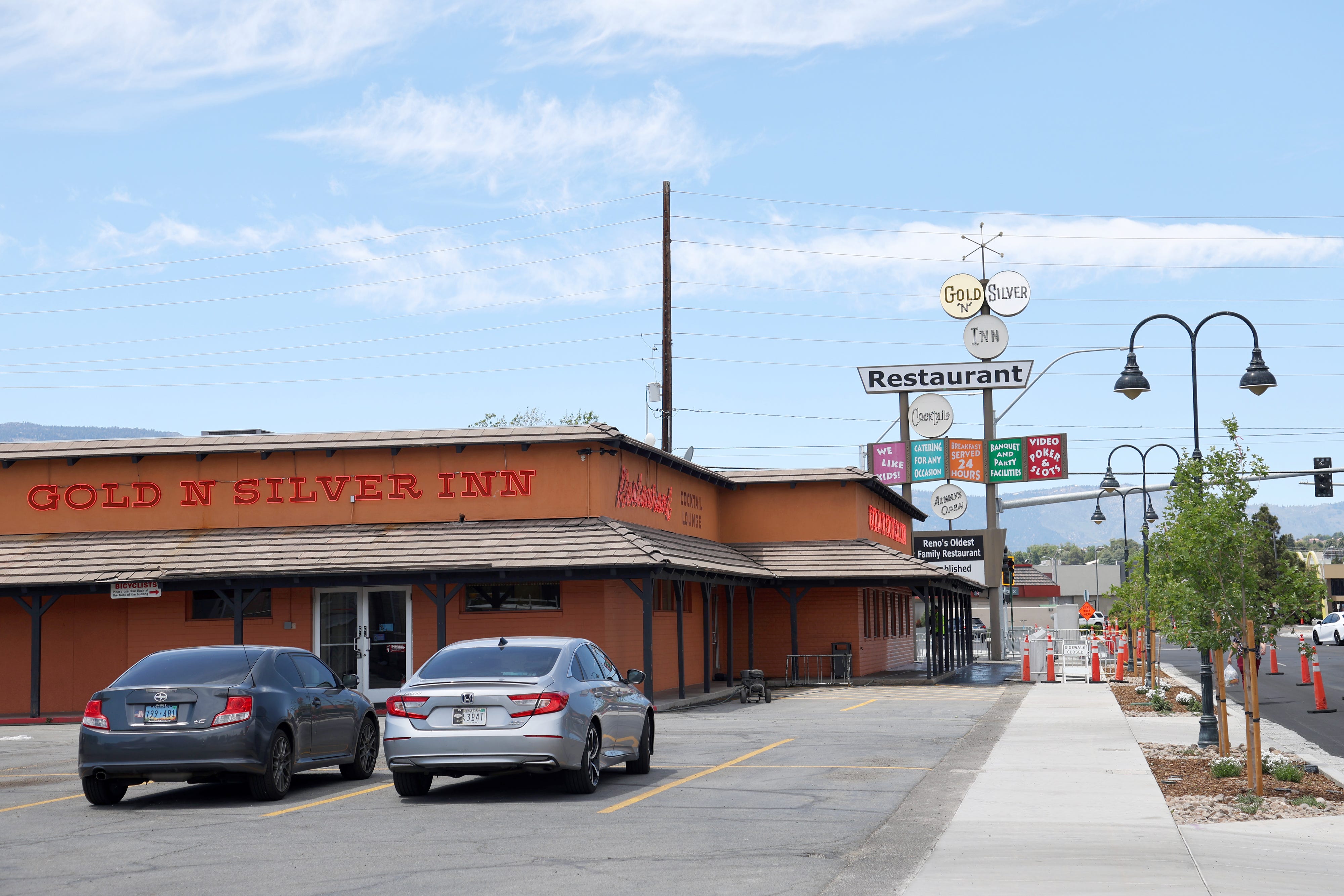 Reno’s Gold ‘N Silver Inn from 'Diners, Drive-Ins and Dives' reopening
