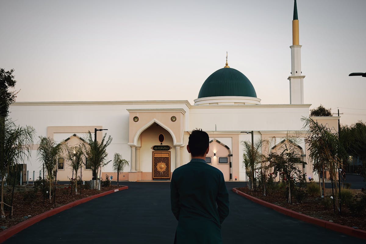 Who died in the San Diego mosque shooting? Hero security guard among 3 ...