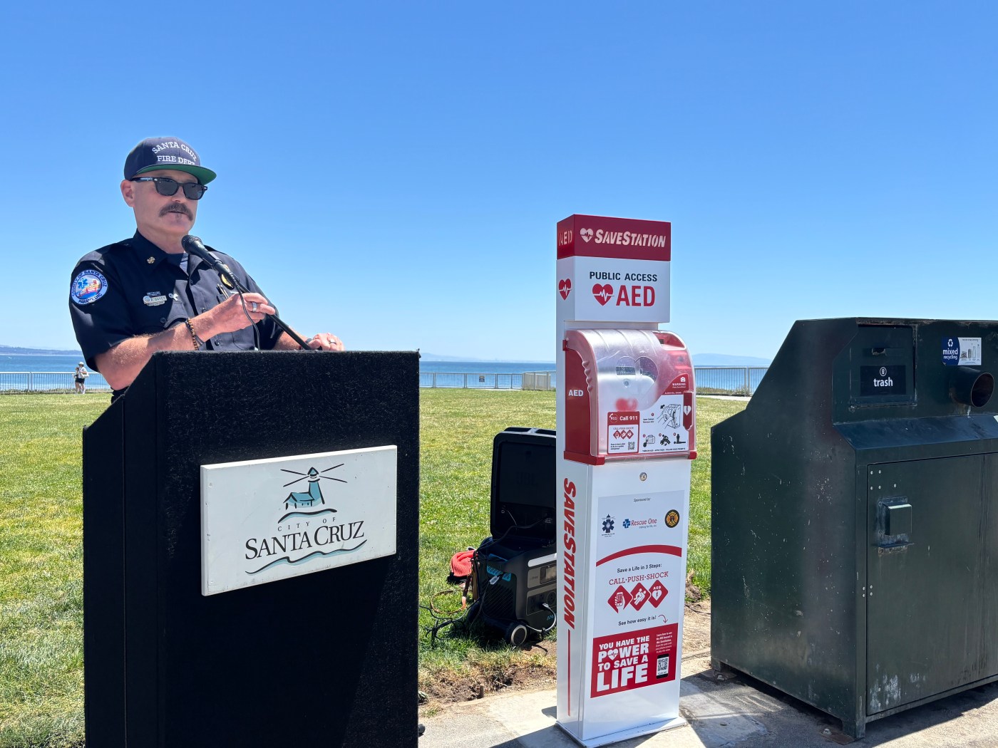 Santa Cruz celebrates installation of AED at Lighthouse Point