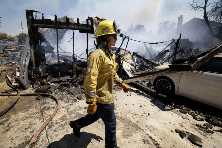 Sandy Fire forces mass evacuations in Southern California