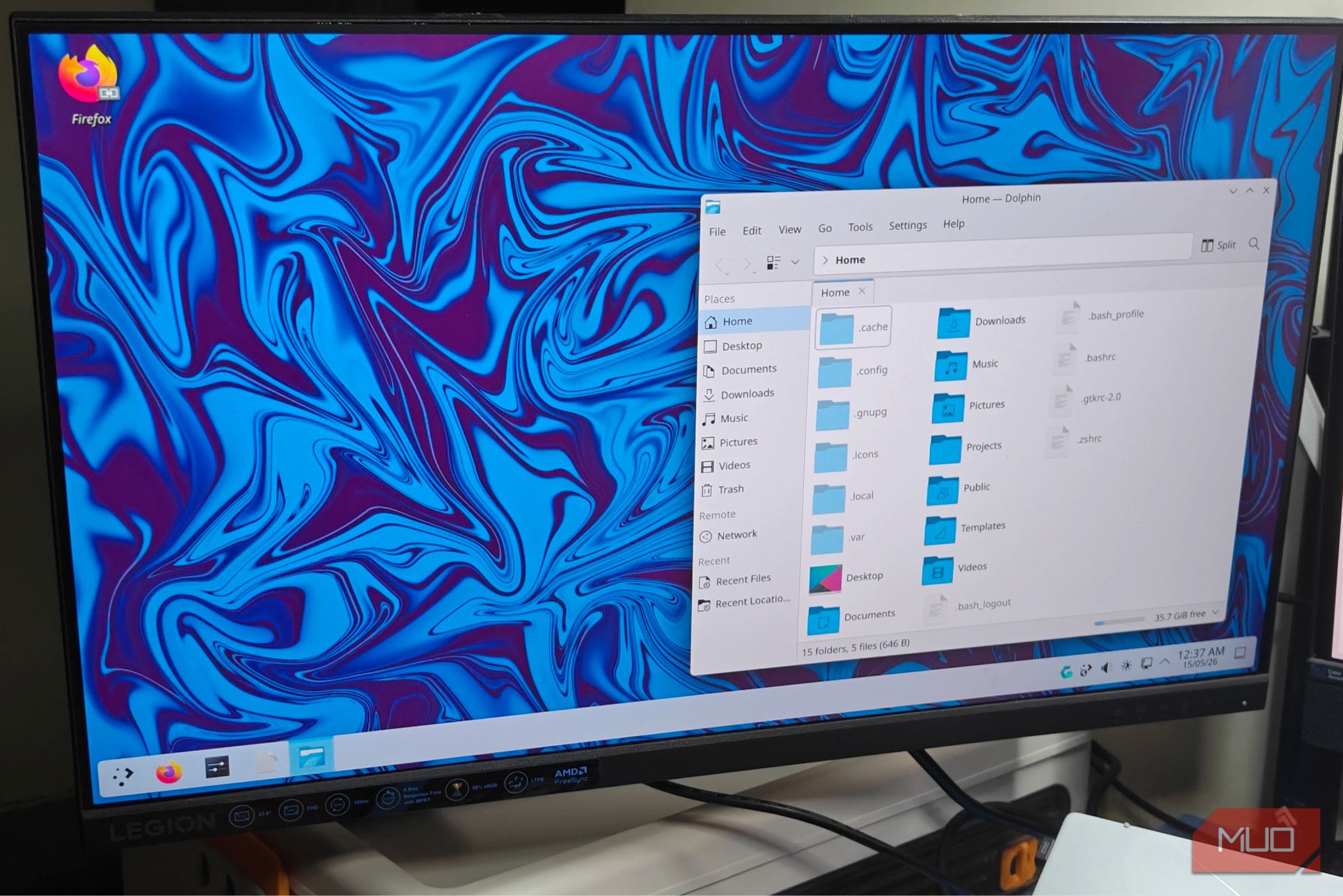 KDE Plasma is the Linux desktop I recommend to Windows users, but only ...