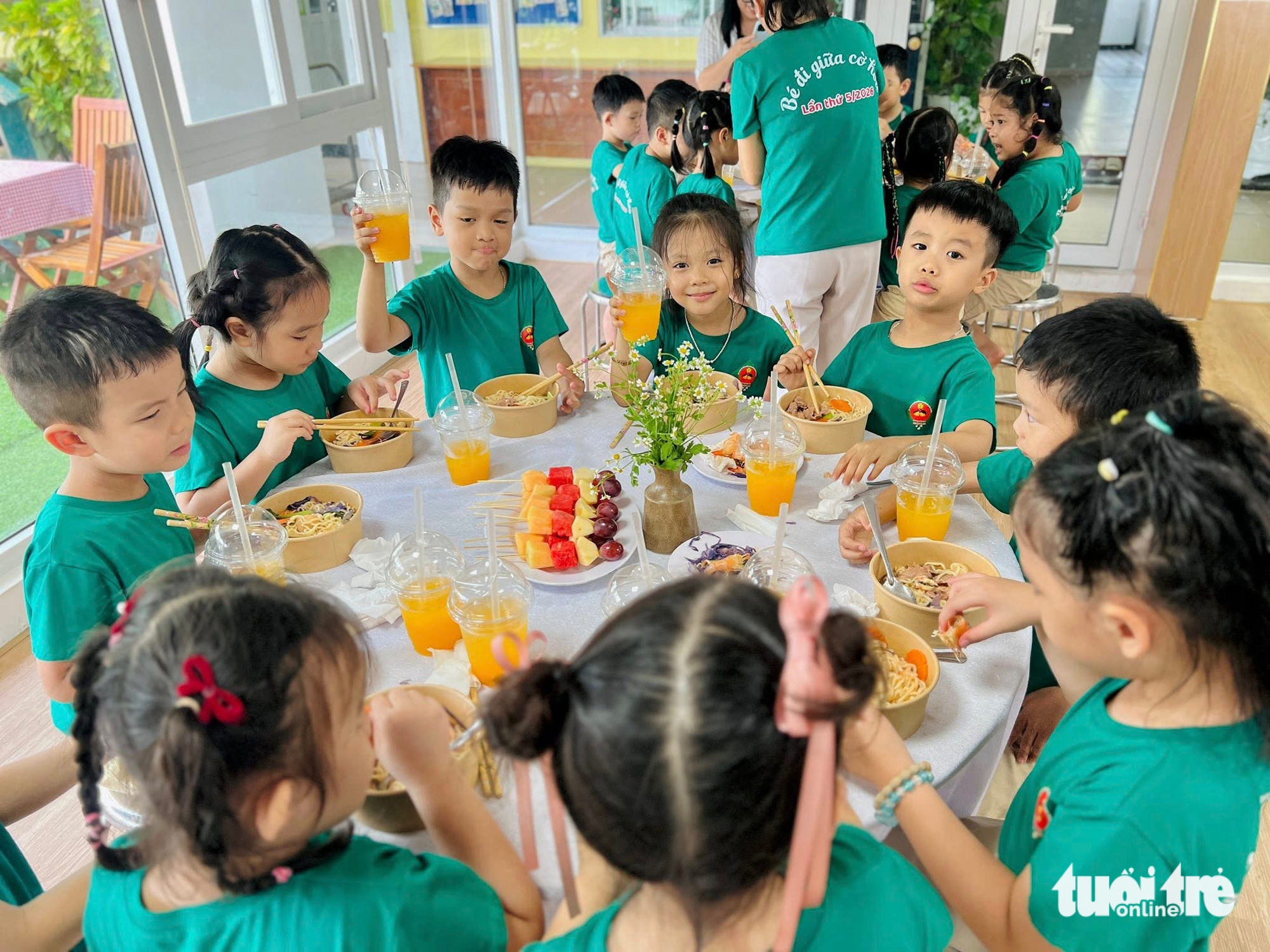Trường ở Đà Nẵng có cách hóa giải tranh cãi đồ ăn nhanh tiệc liên hoan cuối năm