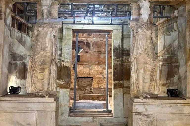 Giant Alexander the Great tomb shares clues about young emperor's death in new discovery