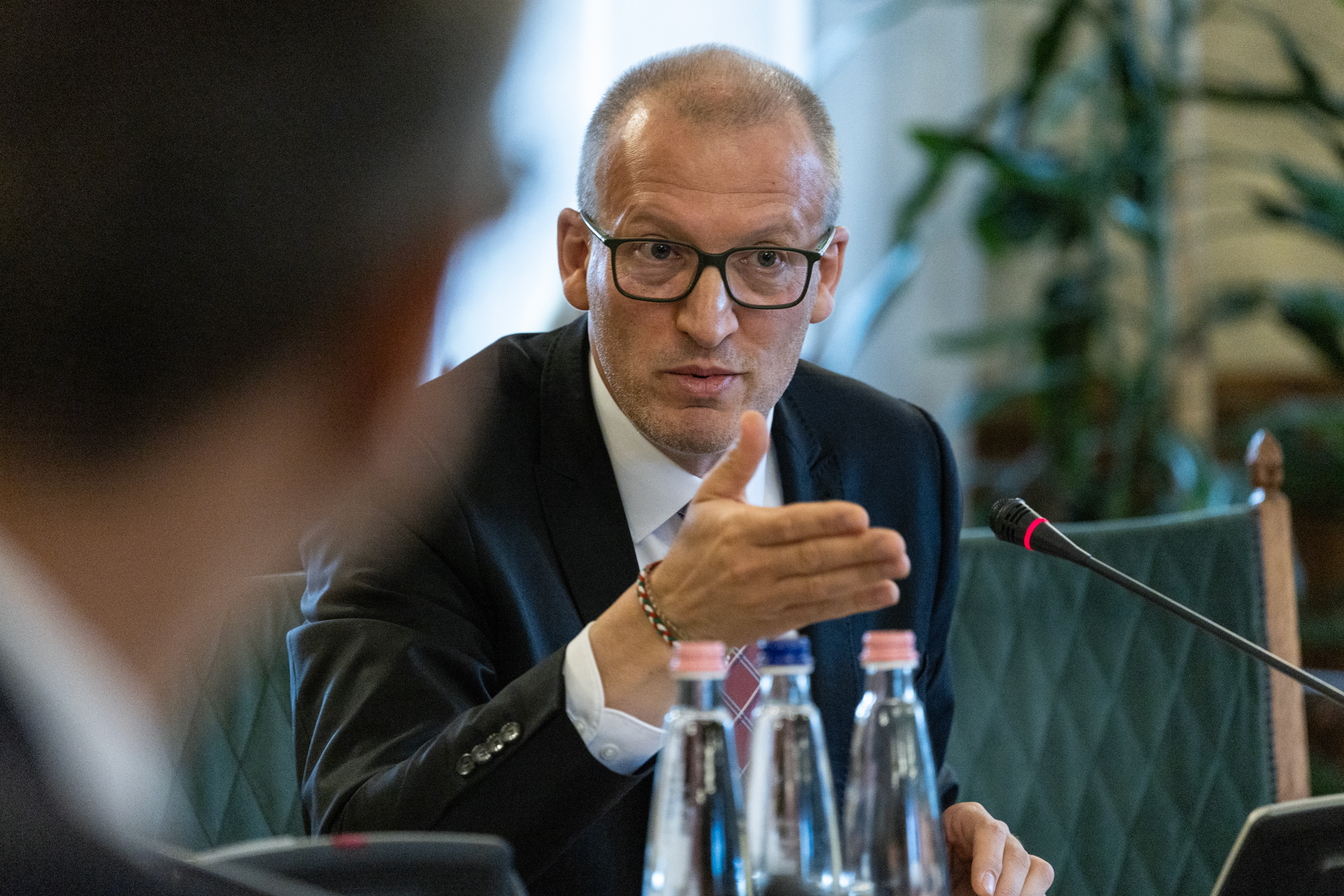 Tarr: Vége lehet a fólizásnak és az egyéves árfixálásnak