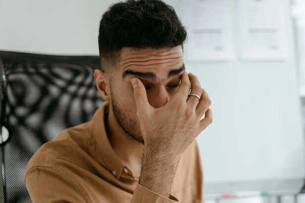5 silent eye warning signs you should never ignore