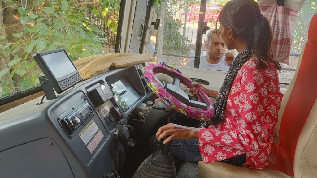 Bihar made 6 Musahar women bus drivers. A man supervises them, of course