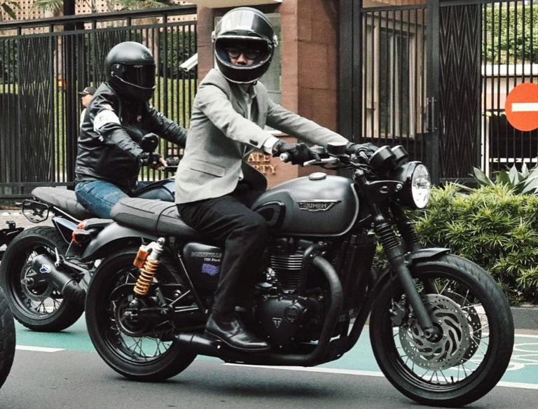 Ini cara komunitas Triumph memperingati The Distinguished Gentleman's ...