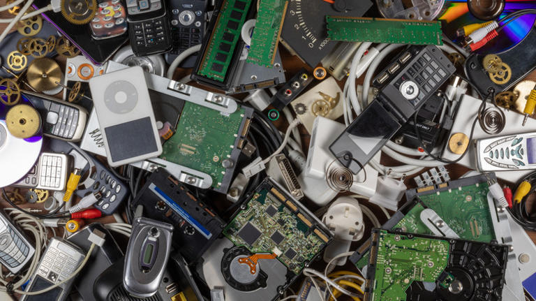 5 valuable retro gadgets your grandpa might still have