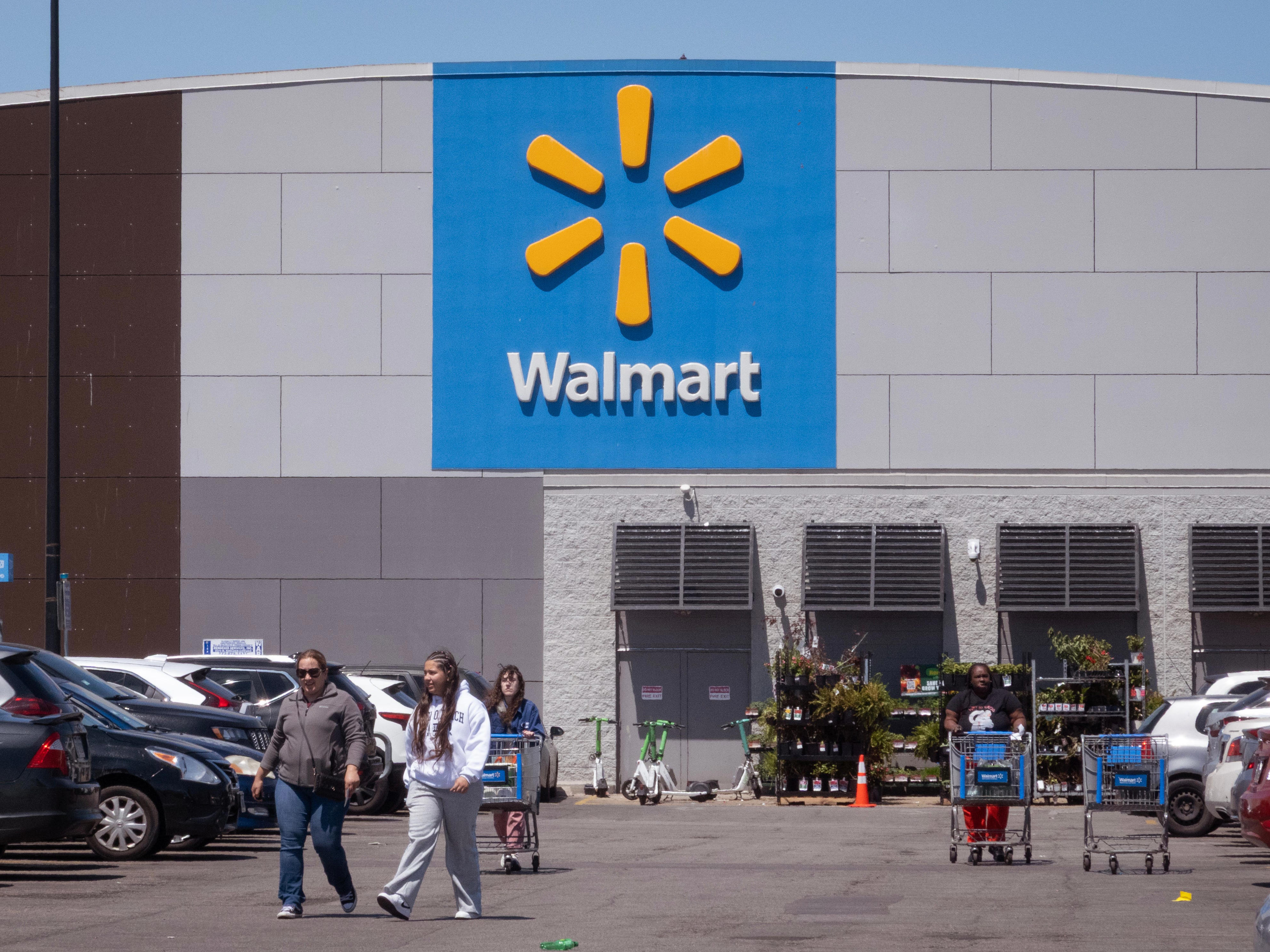 Walmart is starting to deliver restaurant meals with your grocery order