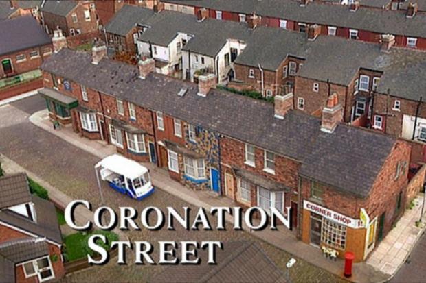 Coronation Street actor quits bus driver job to return to cobbles after ...