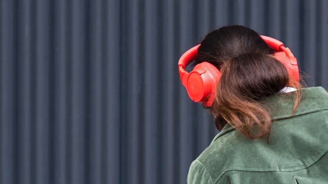 5 things casual listeners do that audiophiles avoid