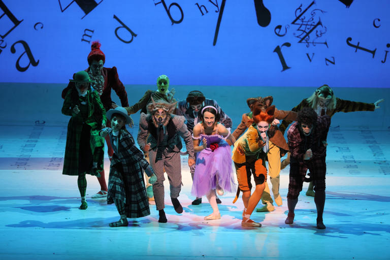 Scala, debutta Alice's adventures di Wheeldon tra magia e ironia