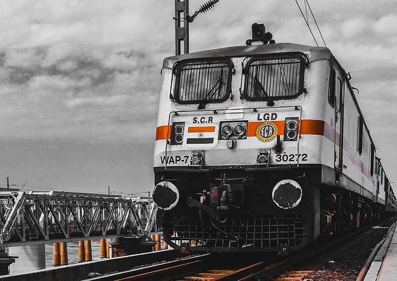 Indian Railways clears Rs. 962 crore mega project for busy Howrah-Delhi ...