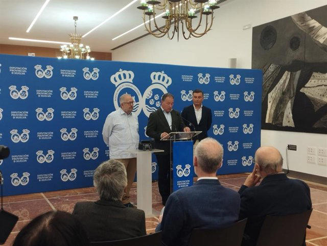 Un onubense logra por primera vez el Premio de Poesía Juan Ramón ...