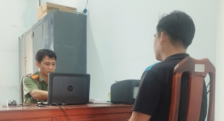 Mua bằng lái xe giả qua mạng, 3 người bị công an mời làm việc