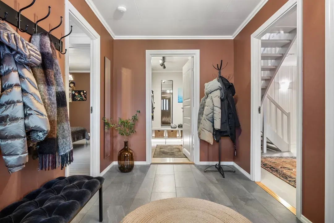 After 15 years in interior styling, these 8 decor choices secretly ...