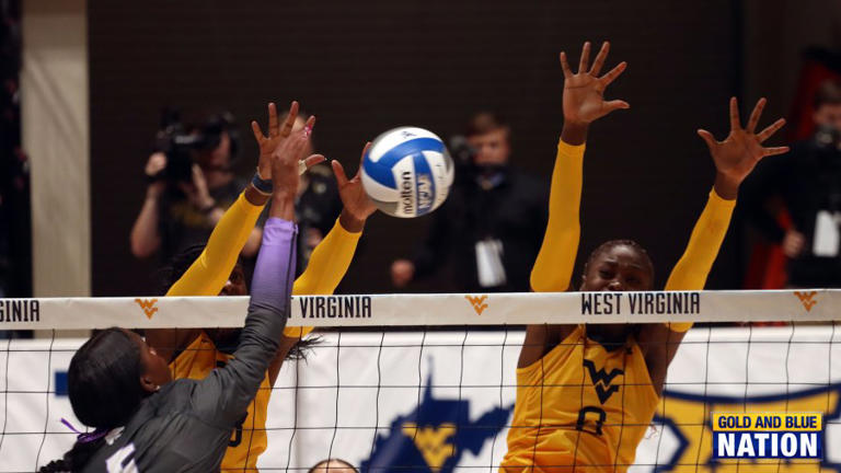 WVU volleyball signs setter Lauren Duncan