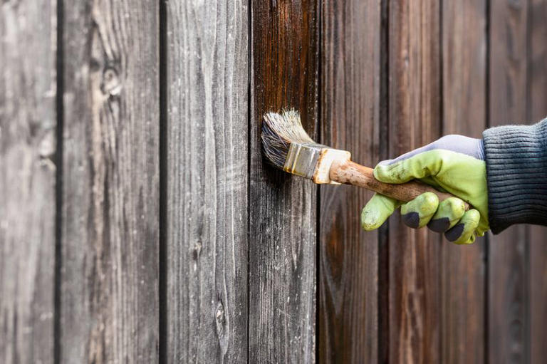 Legal rules around neighbour painting a shared fence explained