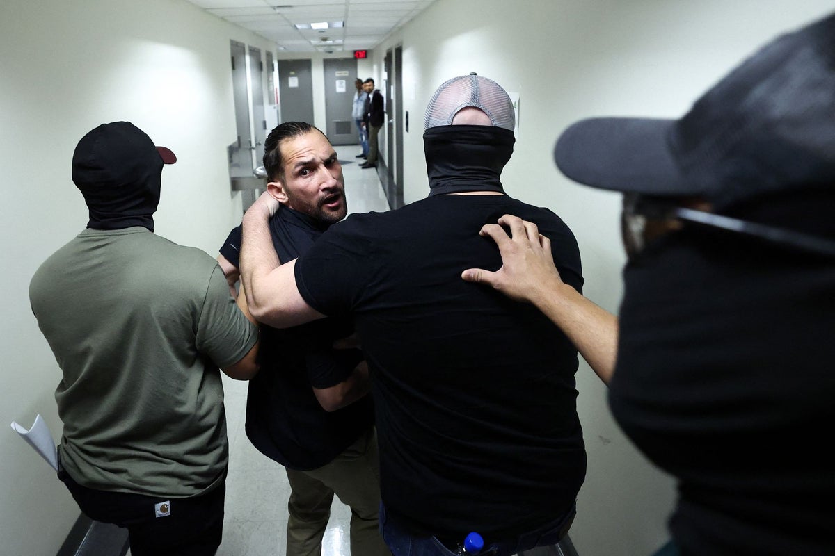 Judge blocks ICE agents from NYC courthouse arrests after damning memo