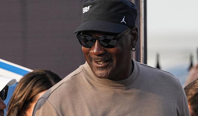Michael Jordan fulfills high school teacher's final wish before she ...