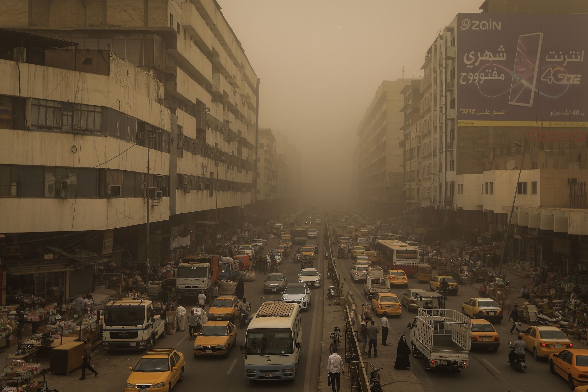 Iraq battles massive sand and dust storm