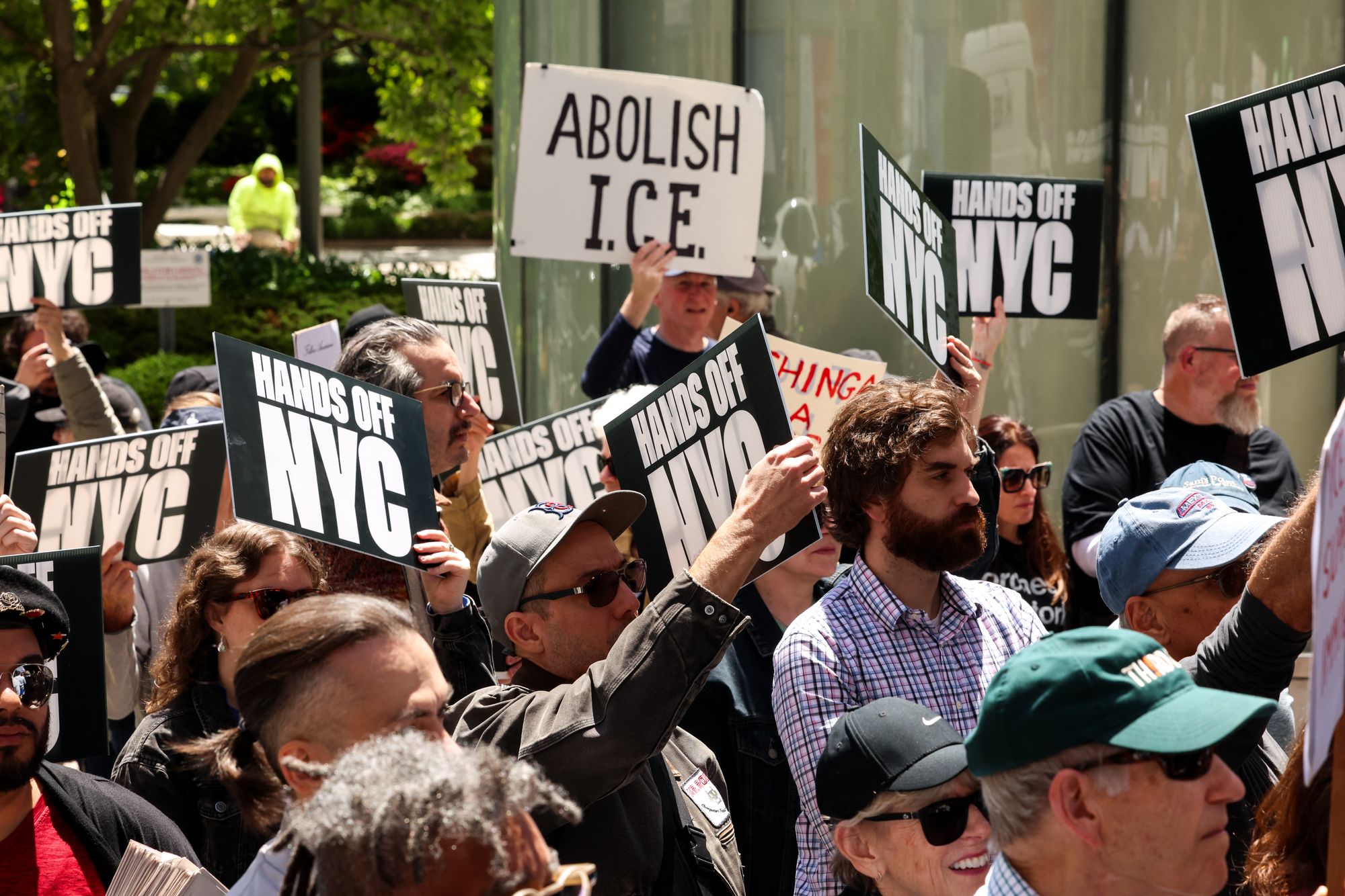 Judge blocks ICE agents from NYC courthouse arrests after damning memo