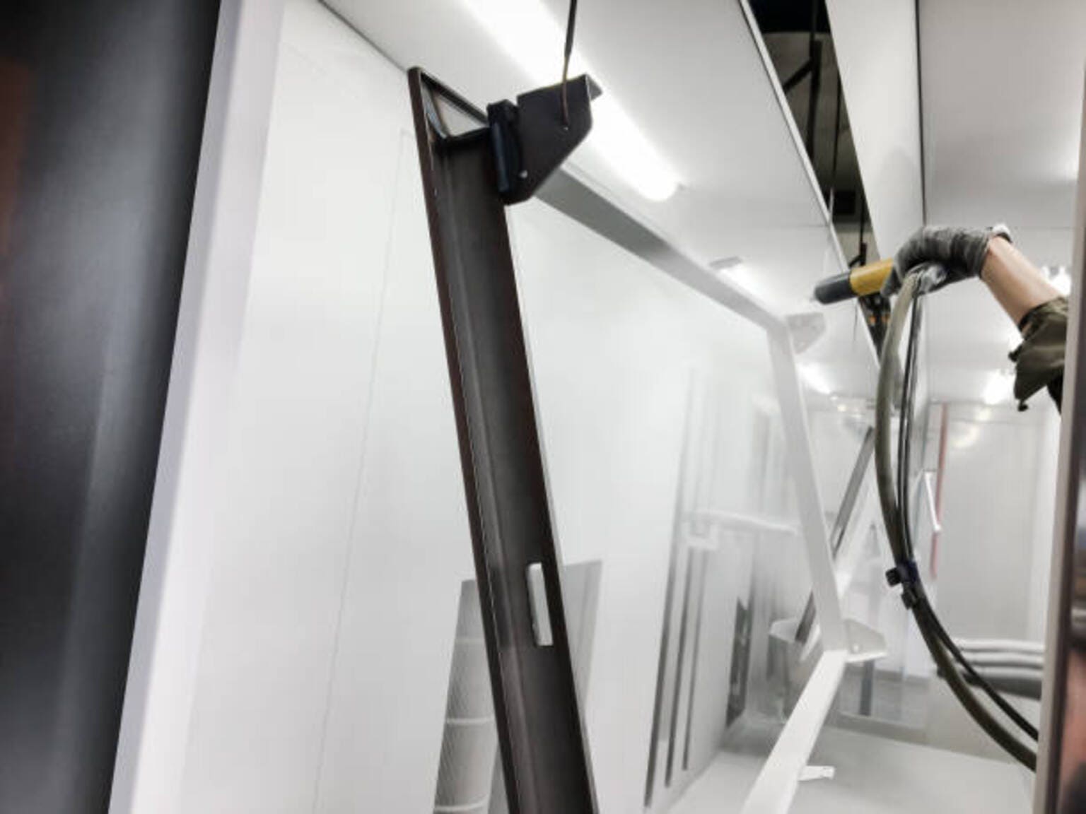 1 News Article Image PPG erweitert sein Sortiment an Industrielacken um einen Decklack für die EMEA-Märkte.