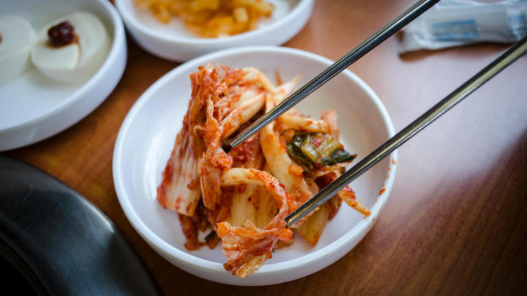 A kimchi probiotic just doubled the microplastics mice flushed from ...