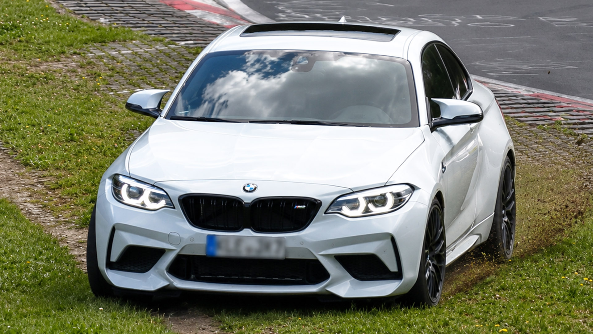 Touristenfahrten session featured difficult grip around Nordschleife ...