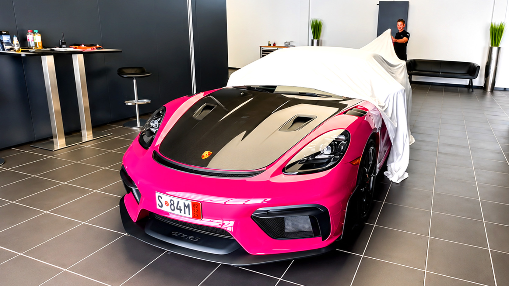Porsche GT4 RS delivery day unboxing