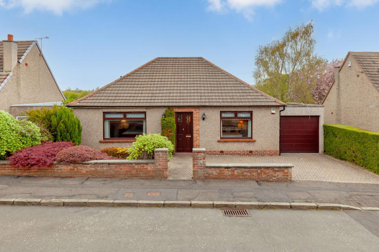 Delightful Edinburgh three-bedroom detached bungalow with indoor ...