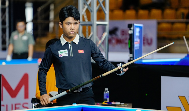 Cơ thủ 17 tuổi Việt Nam bị loại ở World Cup billiards vì thua đối thủ 0,059 điểm
