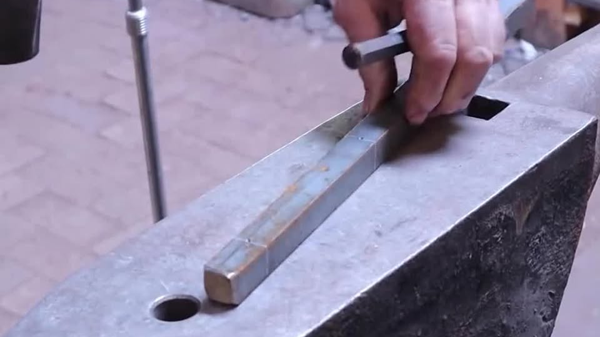 How to forge a pineapple twist