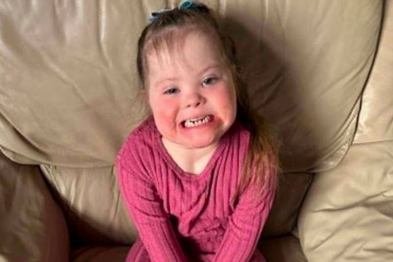 Heart-warming moment group showed up playground bullies to play with ...