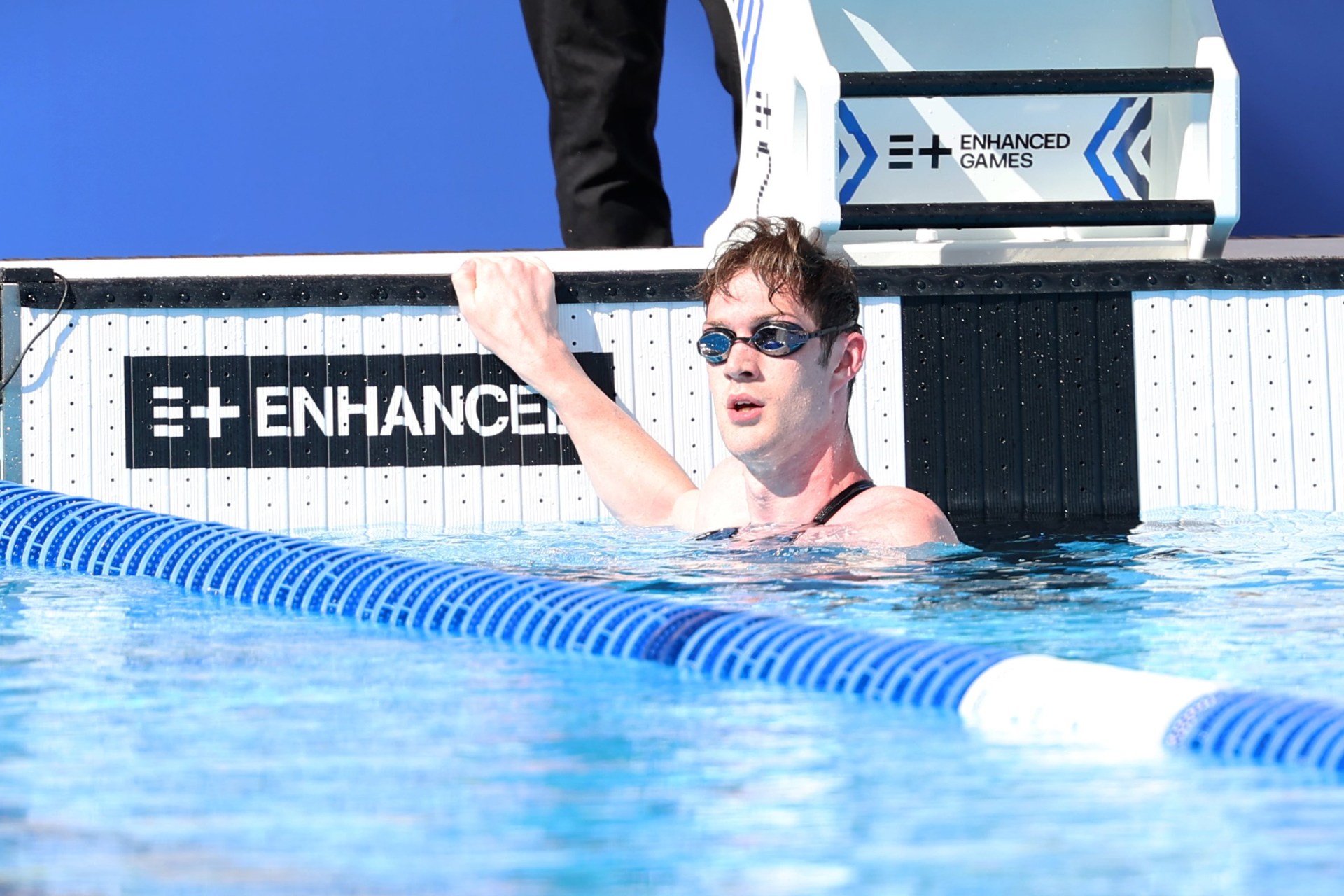 'Clean' swimmer wins gold at Enhanced Games